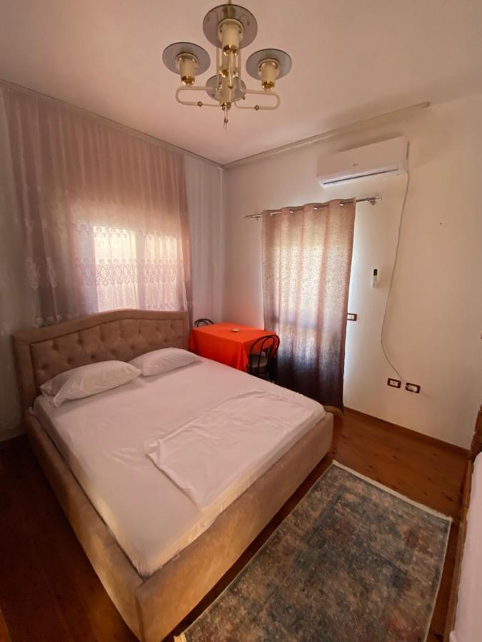 Villa Osmani Durrës Exteriör bild